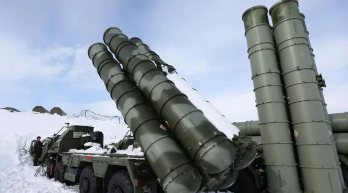 S-400-Triumph-anti-aircraft-missile-system_1.webp